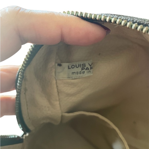 Louis Vuitton Trousse Toiletry bag - Picture 10 of 11